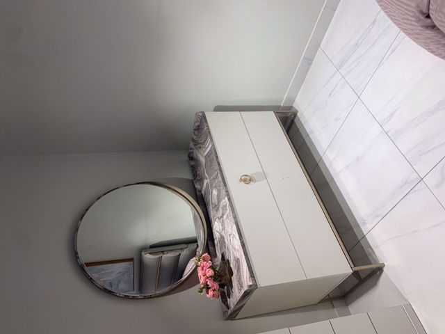 تواليت بدون مرآة LOFT GOLD-GA
